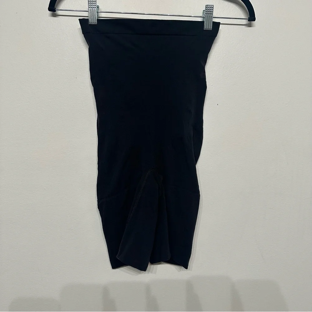 NEW Spanx High Waisted Mid Thigh Shaping Shorts